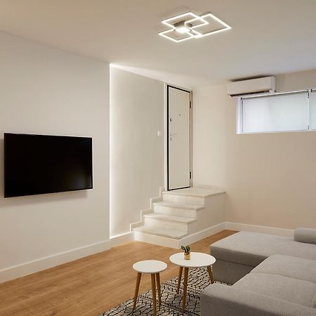 Central & Comfy Apartment 2Mins Walking From Metro 雅典 外观 照片